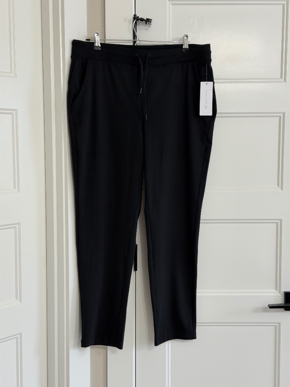 $78  Yogalicious Lux Women's Size XL Straight Leg Pants Black  Zip Pockets NWT